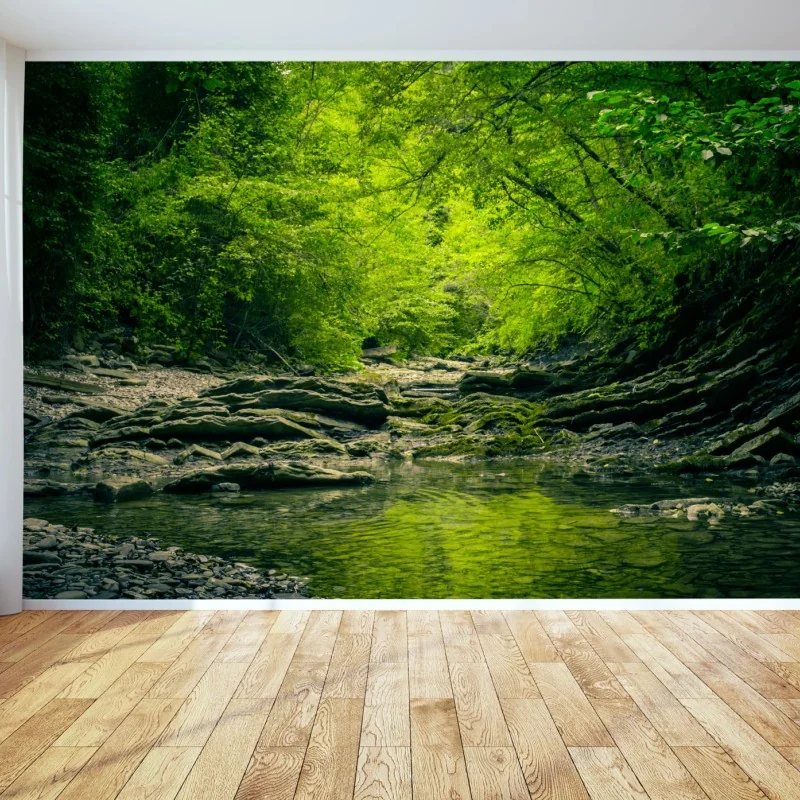Fotomural serenidad del arroyo en bosque verde