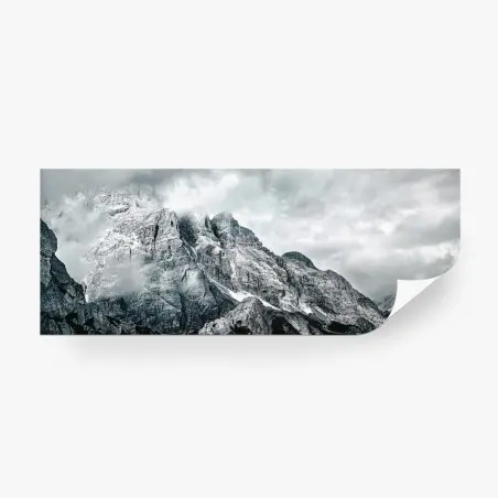 Fotomural paisaje montañoso dramático en blanco y negro – Pixers®