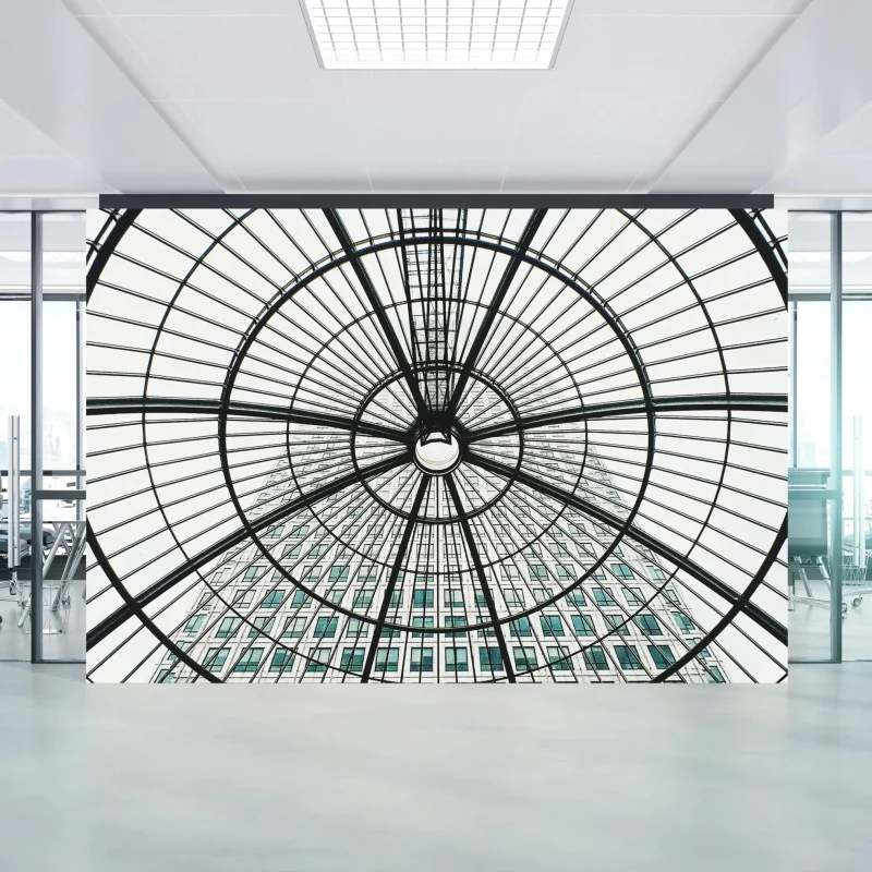 Fotomural cúpula geométrica sobre rascacielos moderno