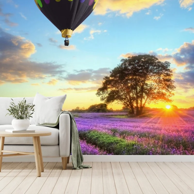 Fotomural puesta de sol sobre campos de lavanda y globos aerostáticos