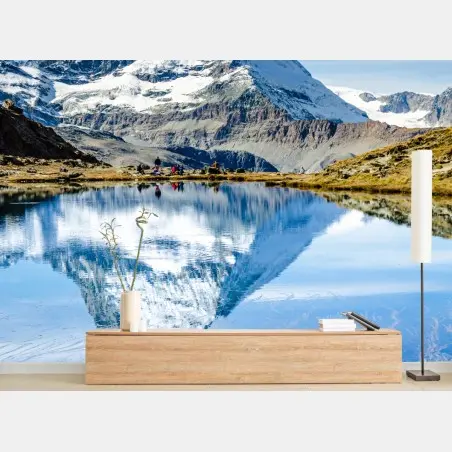 Fotomural reflejo majestuoso del Matterhorn en lago alpino – Pixers®