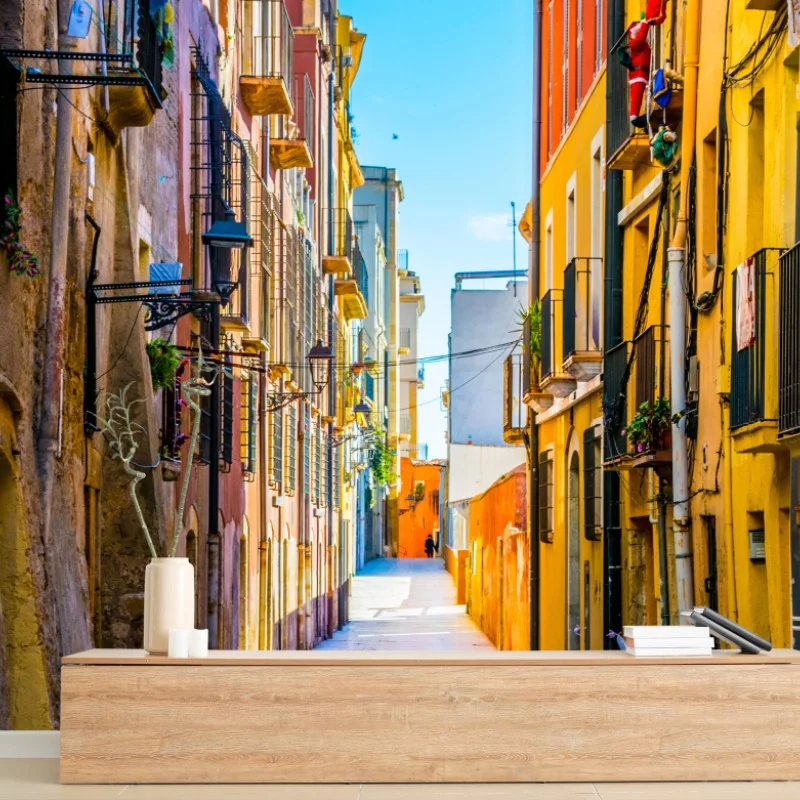 Fotomural calle colorida en casco antiguo mediterráneo