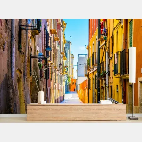 Fotomural calle colorida en casco antiguo mediterráneo – Pixers®