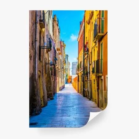 Fotomural calle colorida en casco antiguo mediterráneo – Pixers®