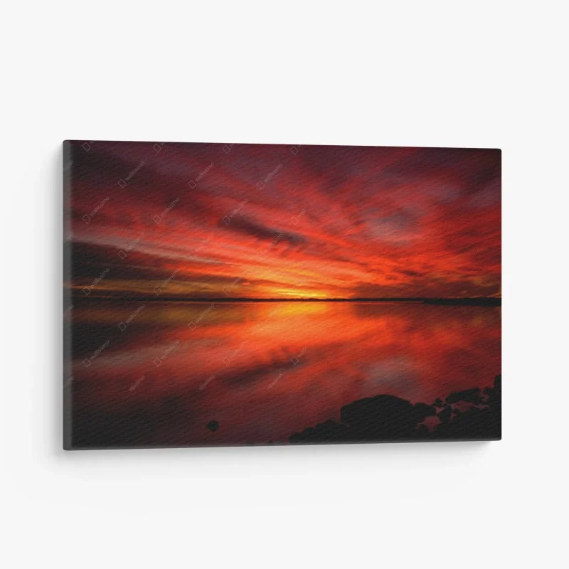 Cuadro en lienzo puesta de sol carmesí sobre el agua