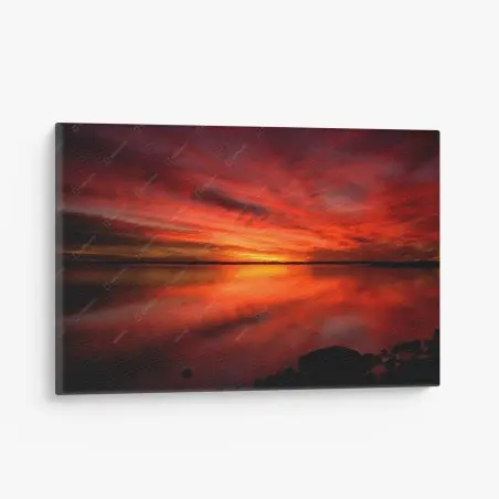 Cuadro en lienzo puesta de sol carmesí sobre el agua – Pixers®