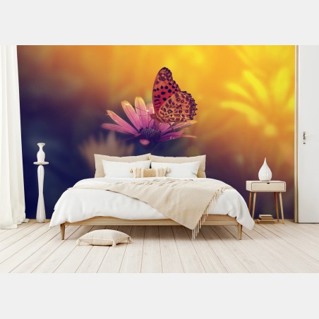 Fotomural mariposa al atardecer sobre flor – Pixers®