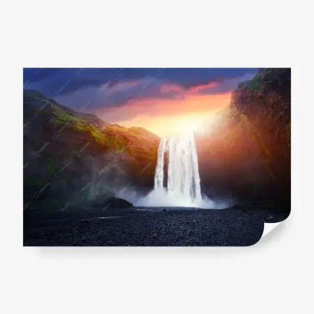 Fotomural cascada al atardecer entre acantilados – Pixers®