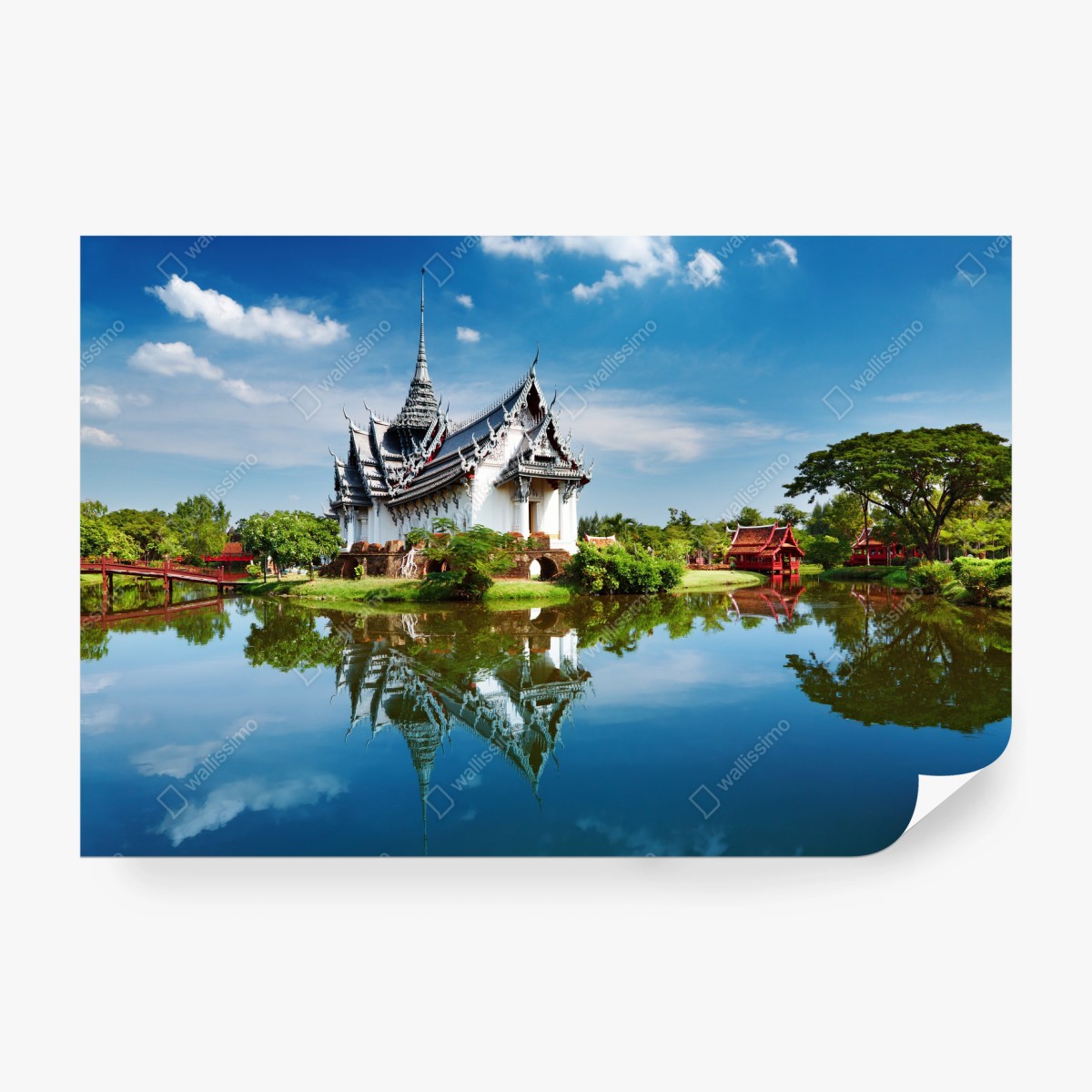 Fotomural palacio Sanphet Prasat reflejado en el lago de Bangkok – Pixers®