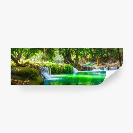 Fotomural cascada esmeralda en la selva de Saraburi – Pixers®