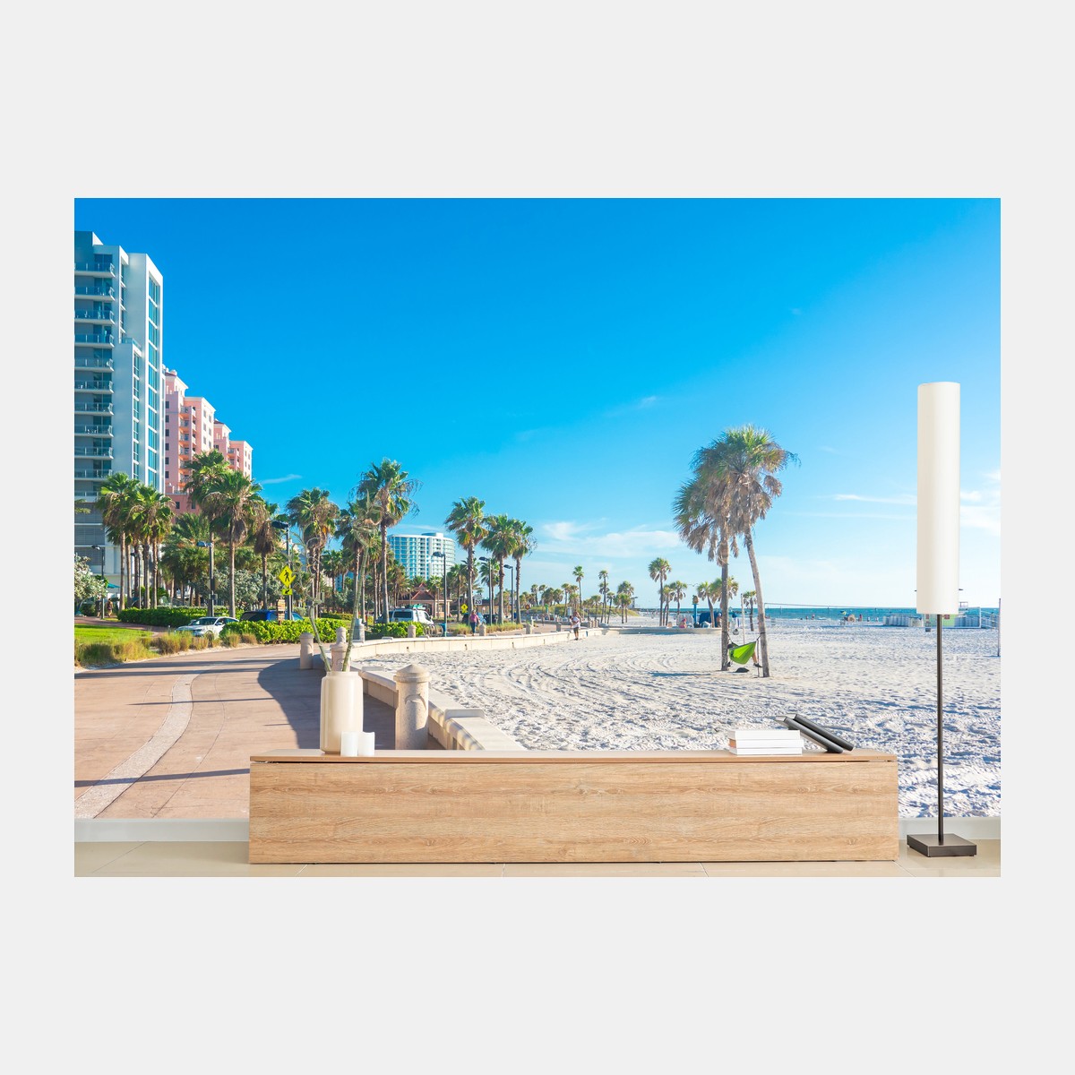Fotomural paseo costero bajo el sol con palmeras – Pixers®