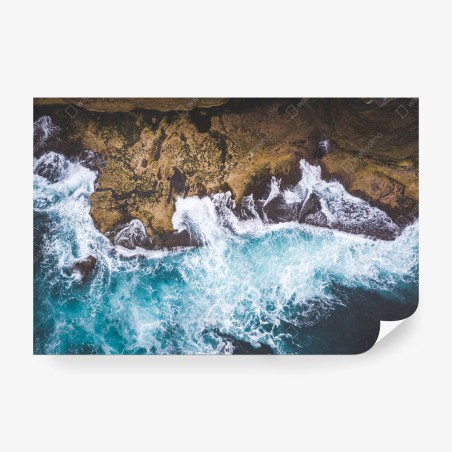 Fotomural olas rompiendo en la costa rocosa – Pixers®