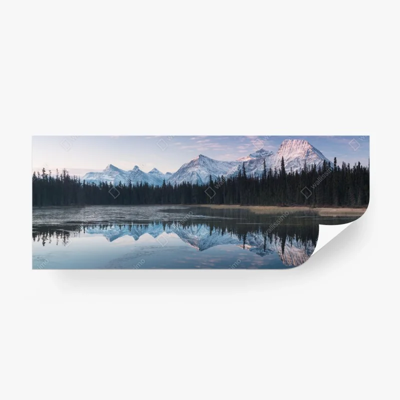Fotomural paisaje montañoso al amanecer con reflejo en lago – Pixers®
