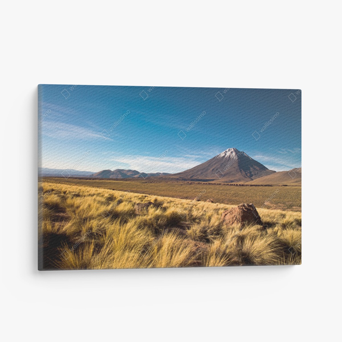 Cuadro en lienzo paisaje sereno del volcán Licancabur en Atacama, Chile – Pixers®