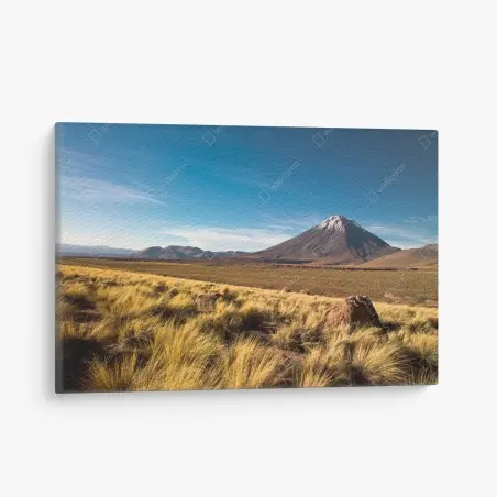 Cuadro en lienzo paisaje sereno del volcán Licancabur en Atacama, Chile